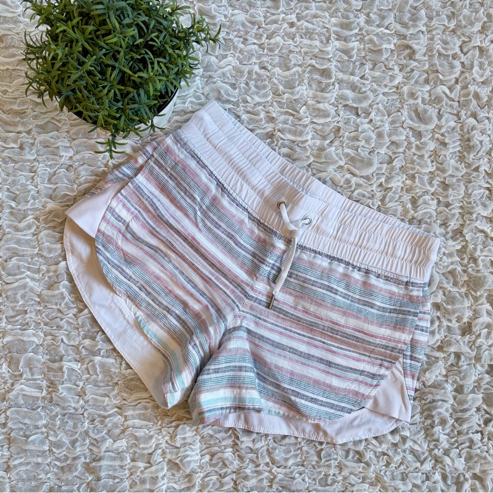 Athleta Beach Travel Shorts Athletic Running Stripes Pockets Vacay Vibes sz 2